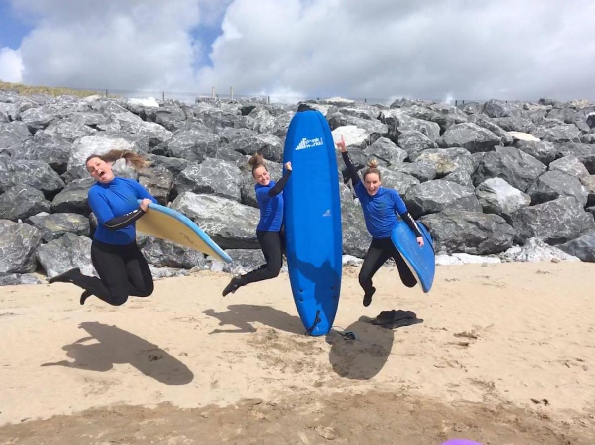 Lahinch -Beach -Surf- Hostel エクステリア 写真