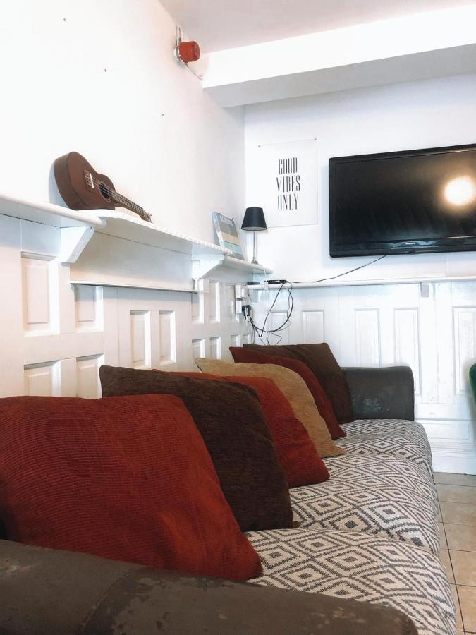 Lahinch -Beach -Surf- Hostel エクステリア 写真