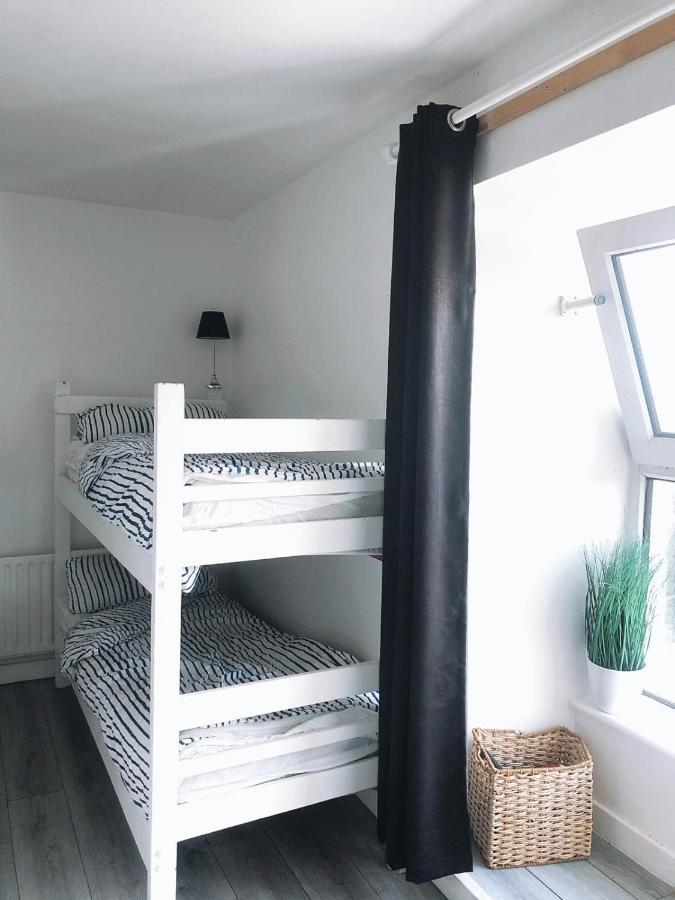 Lahinch -Beach -Surf- Hostel エクステリア 写真